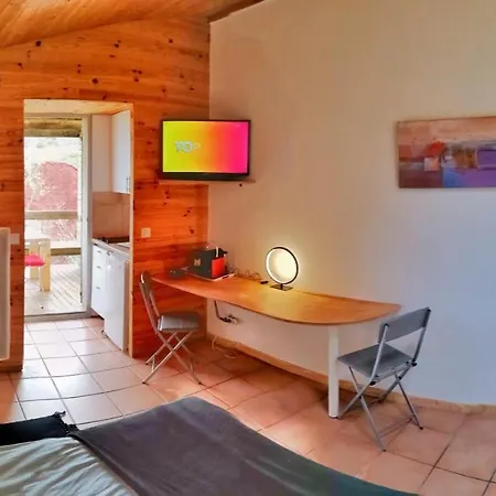 Daire 22 M2, Terrasse Vue Lac, Dans Propriete Face Au Du Salagou Liausson