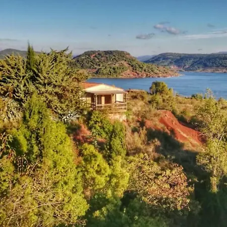 Appartement 22 M2, Terrasse Vue Lac, Dans Propriete Face Au Du Salagou